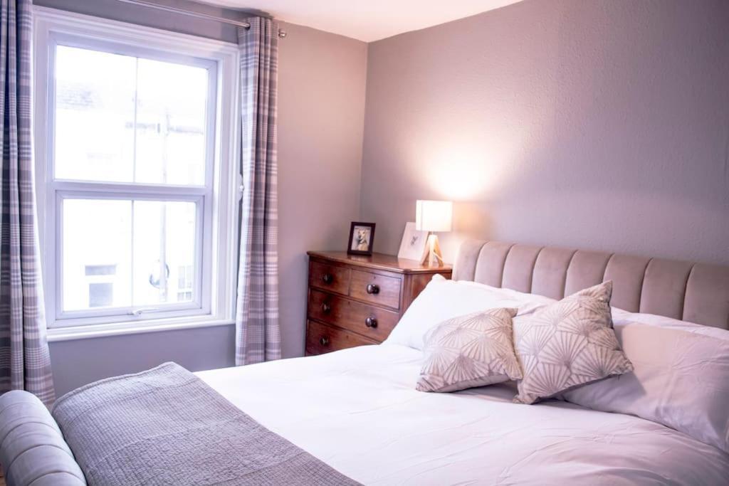 Lovely 3 Bed House In The Heart Of Cheltenham Buitenkant foto