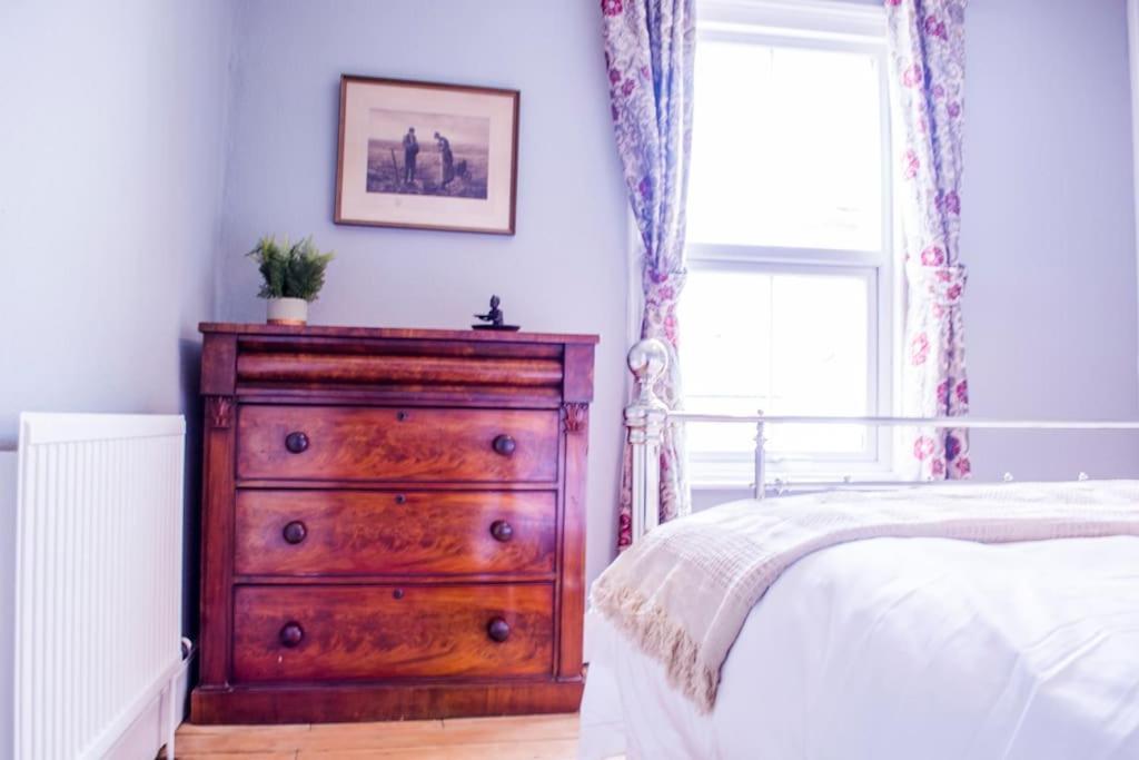 Lovely 3 Bed House In The Heart Of Cheltenham Buitenkant foto