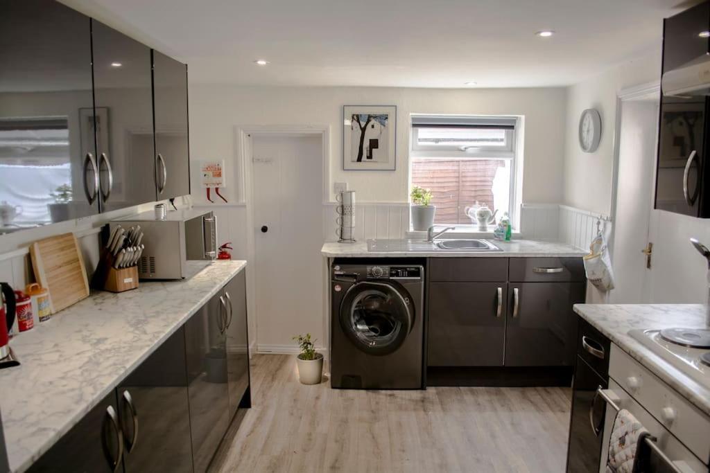 Lovely 3 Bed House In The Heart Of Cheltenham Buitenkant foto