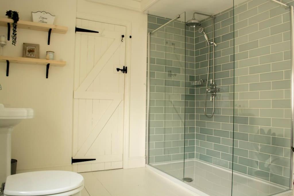 Lovely 3 Bed House In The Heart Of Cheltenham Buitenkant foto